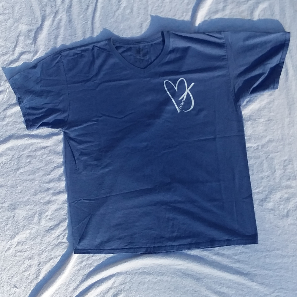 blue FRUIT OF THE LOOM vneck top